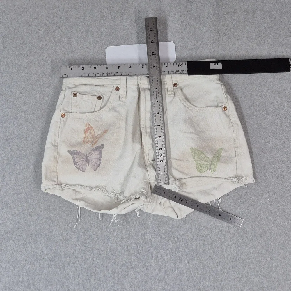 Levi's Women Shorts 26 White Denim Embroidered Shorts Graphic Cut Off